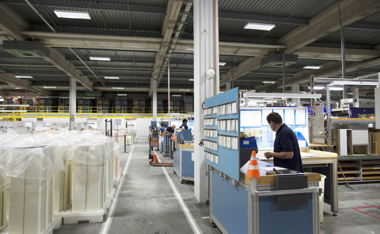 VKS Estampaciones Metálicas · Transformación de Chapas Metálicas en Ejea de los Caballeros